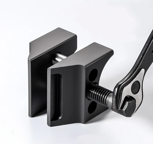 Separator profesional, dispozitiv distantare arcuri auto/moto sau alte obiecte