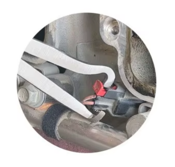 Patent, cleste pentru deconectat conectori, mufe (auto, moto, etc)