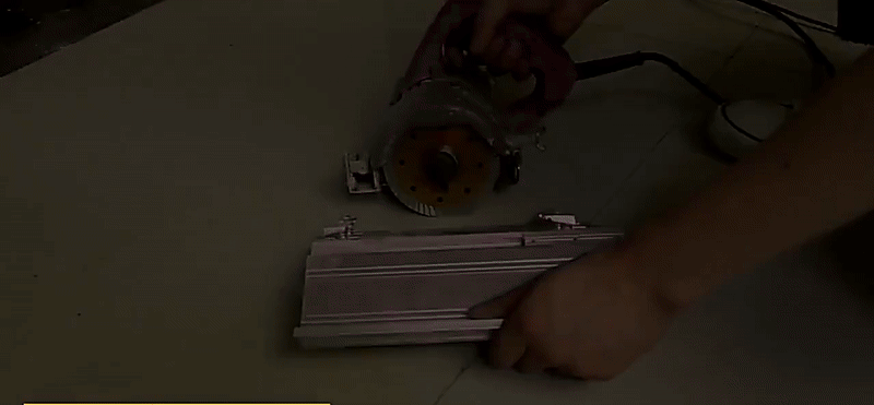 Adaptor la 45° pentru fierastrau circular de mana, pt sanfren canturi gresie, faianta, piatra 12mm