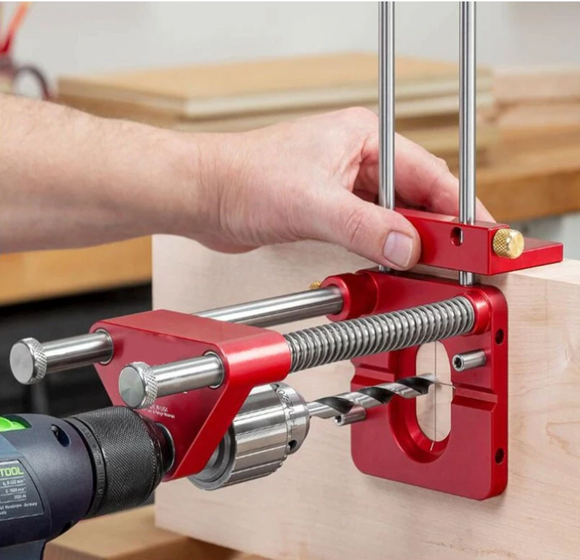 Sistem de sablonare si ghidare gauri de precizie, pentru masina gaurit, bormasina