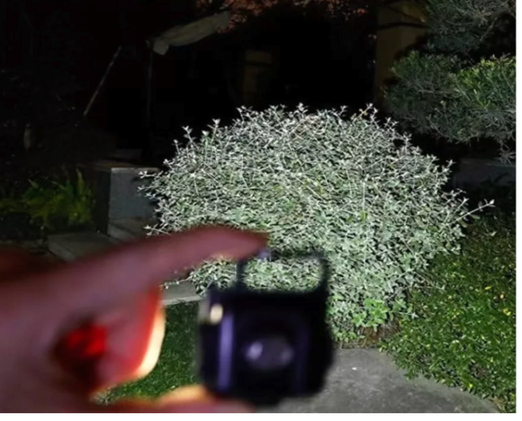 Mini lanterna LED cu deschizator capac, tip breloc (cu magnet si suport)